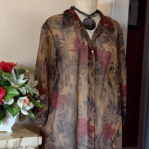 Women’s three-quarter sleeve button down shirt